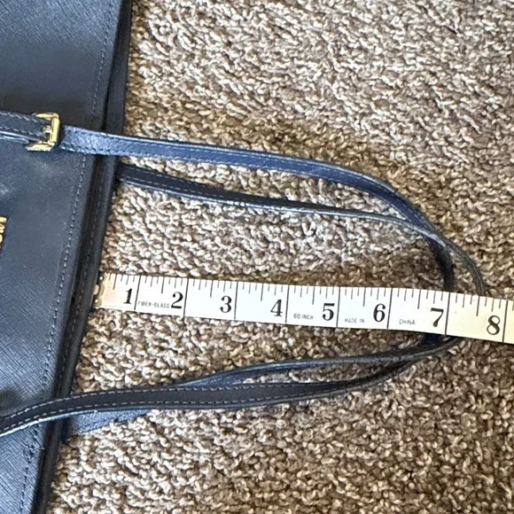 Michael Kors Jet Set Travel Tote Navy - Picture 12 of 16